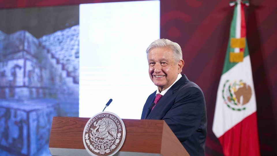 AMLO criticó el tweet de Guillermo Valdés en el que habla sobre la diferencia entre inteligencia y espionaje