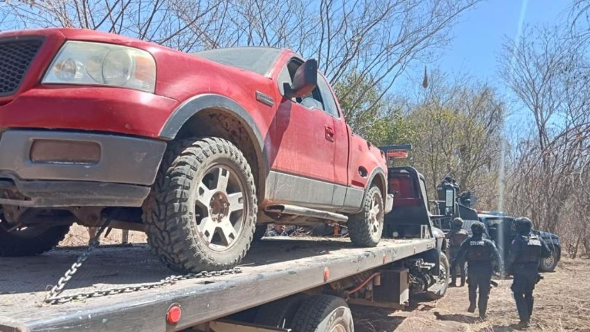 Sinaloa: encuentran camioneta abandonada con droga y precursores químicos