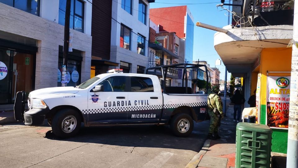 Las autoridades realizan la vigilancia de la zona