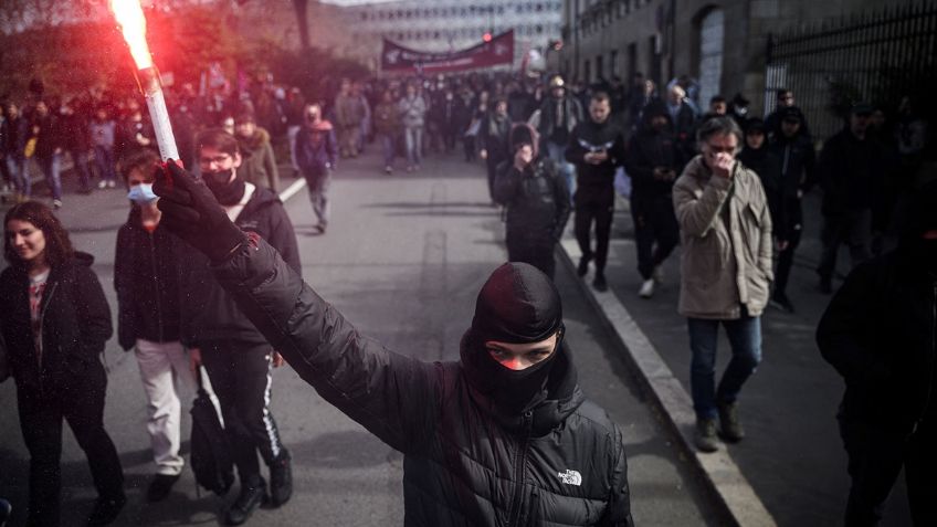 FOTOS | Francia arde por una propuesta de reforma en las pensiones