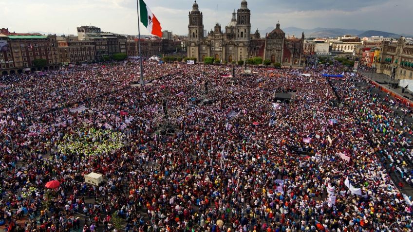 GALERÍA | Las impresionantes fotos de la marcha de AMLO en el Zócalo por la soberanía energética