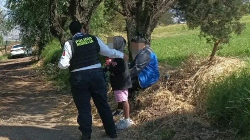 Increíble rescate: su madre le vendó los ojos y la abandonó en un campo en Morelia