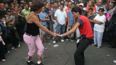 VIDEO: Cumbia Sonidera en el Zócalo: 3 pasos fáciles y que te harán bailar mejor que el Medio Metro y La Pompis