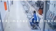 VIDEO | De película: ladrón logra escapar de hospital en CDMX con esposas y con un pedazo de banca