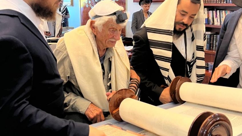 Se celebra en México por primera vez bar mitzvá no a los 13 ¡sino a los 102 años!