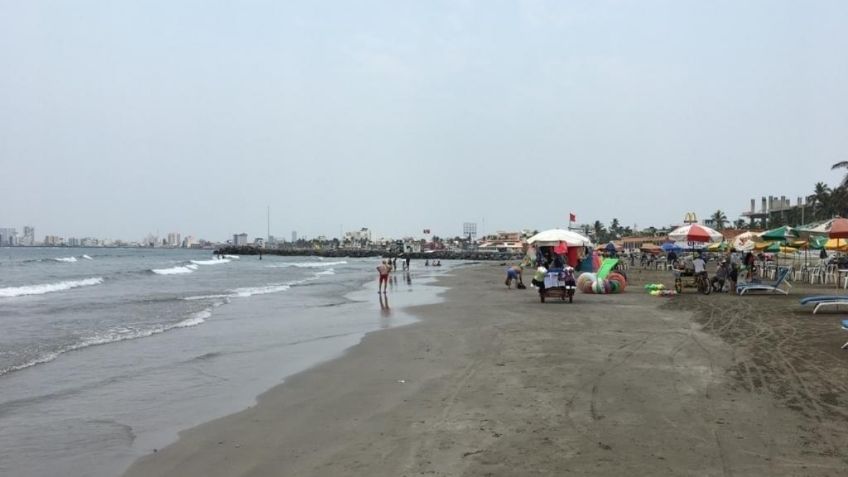 Megapuente en Veracruz: turistas visitan playas pese a bajas temperaturas