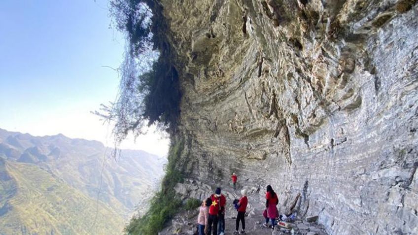 Un turista cae de "el Acantilado de la muerte" y sobrevive, pero está grave