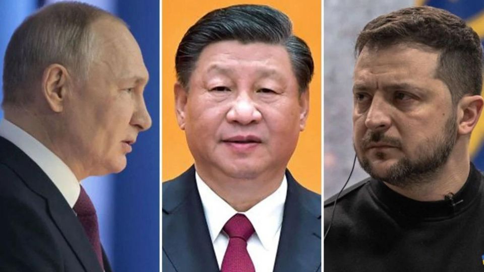 A la izquierda Vladimir Putin, presidente de Rusia, al centro Xi Jinping, presidente de China y a la derecha Volodímir Zelenski, presidente de Ucrania.