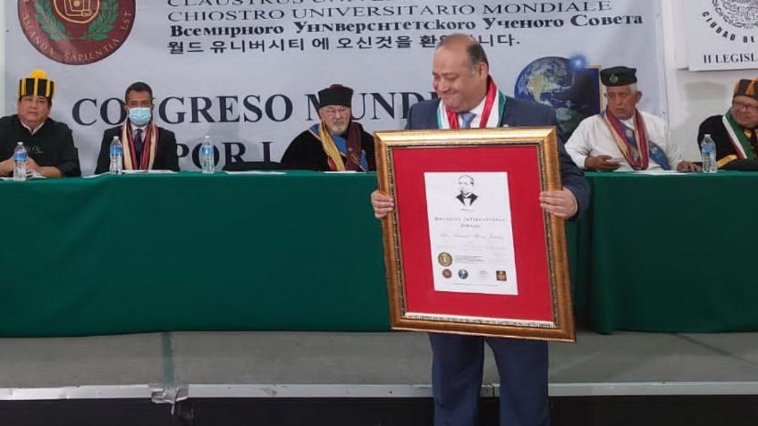 Armando Alfonzo Jiménez, colaborador de El Heraldo de México, recibe el Premio Internacional “Benito Juárez 2023”