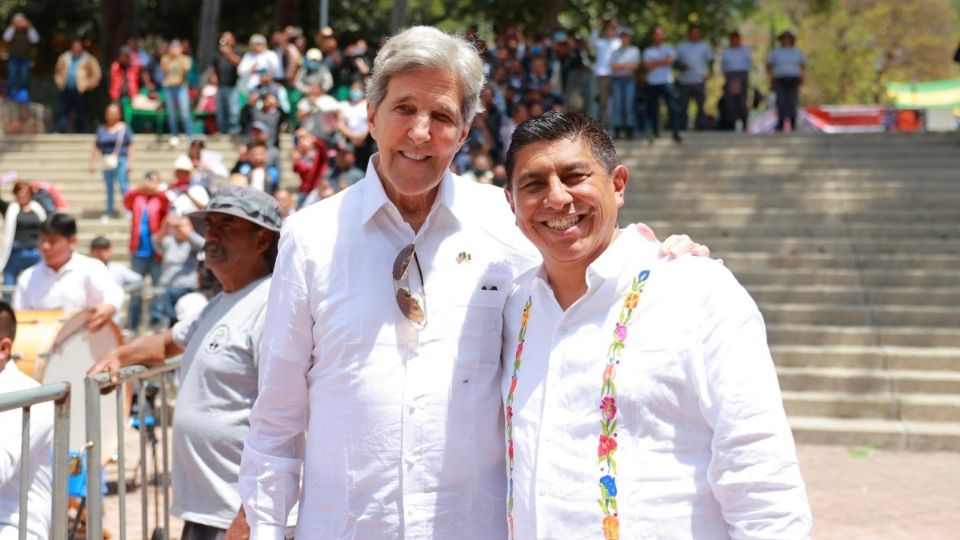 John Kerry fue invitado especial del Presidente en la conmemoración del natalicio de Benito Juárez, en Guelatao.