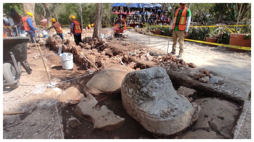 La pirámide de El Castillo está orientada hacia el Cenote Sagrado, a 450 metros