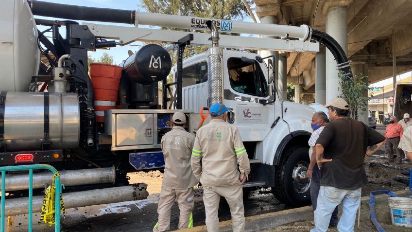 Venustiano Carranza repara una mega fuga de agua en una toma que abastece a 50 mil personas