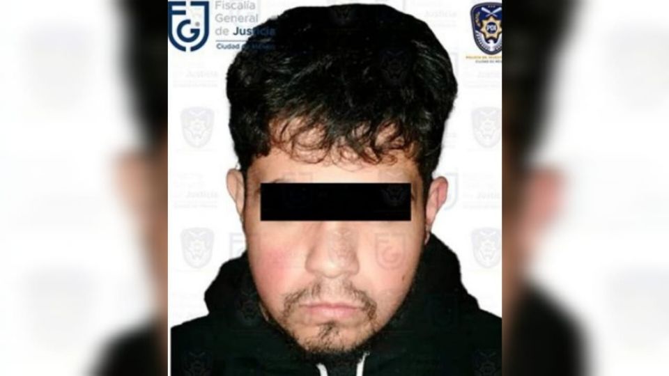 Además del arresto de El Tomate, el vocero de la FGJ CDMX informó de la captura de dos mujeres y un hombre que habrían participado en los delitos de feminicidio, robo y homicidio calificado, en contra de dos mujeres y dos menores de edad