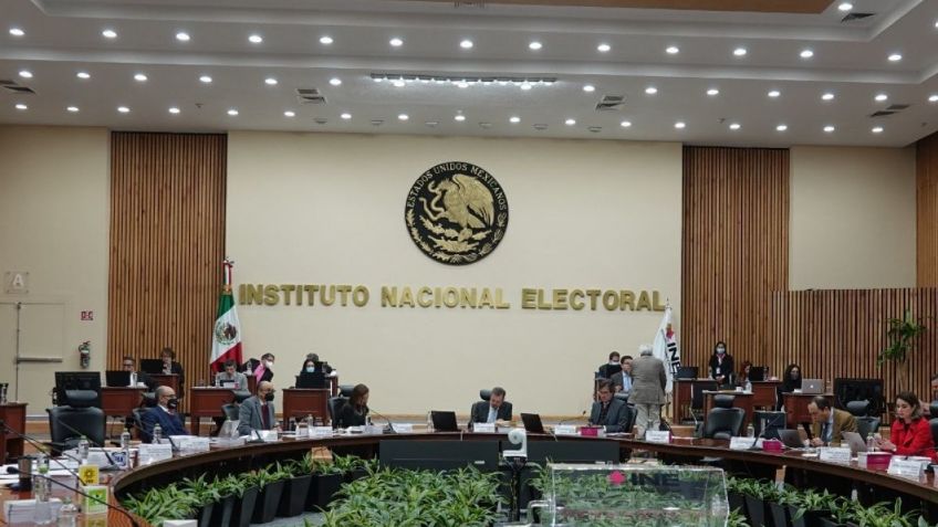 Relevo en el INE: Finalistas dividen al comité