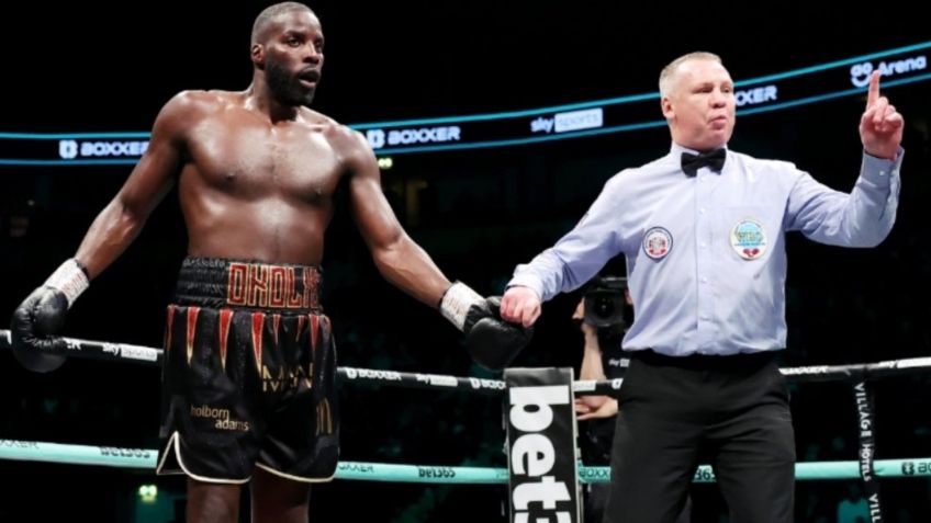 Lawrence Okolie retuvo el cinturón en Inglaterra