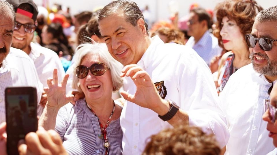 'Aquí estamos de pie, con la voluntad para ganar y transformar Coahuila', dijo