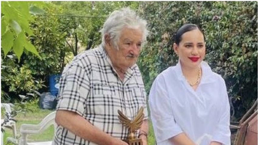 Mientras en la CDMX brillaba la pista con la noche de sonideros, Sandra Cuevas se reunió con José Mujica