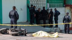 Ráfaga mortal: sujetos armados persiguen a joven y lo ejecutan con rifle en Ecatepec: tiros hieren a mujer que caminaba