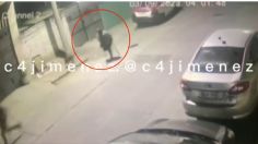 "El Mochito" aterroriza Tlalnepantla: captan a ladrón con una sola pierna y muletas robando autopartes