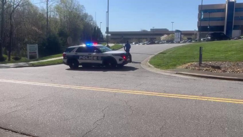 EU: Policía descarta tiroteo activo en la universidad Forsyth Tech