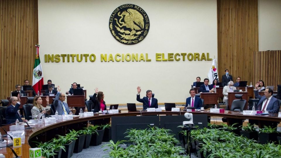 El órgano electoral  regulará, vigilará y fiscalizará los eventos