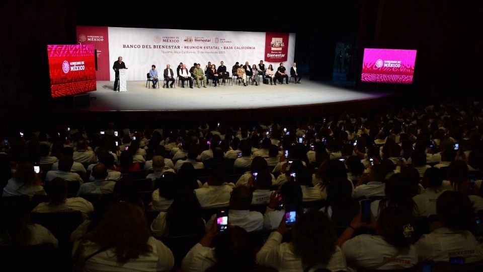 Horas después de que al salir del gimnasio recibió los reclamos de “justicia”, que un grupo de migrantes le planteó en solidaridad por sus paisano