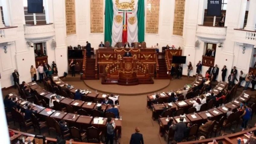 Diputados de la CDMX organizan colecta en apoyo a nadadoras mexicanas