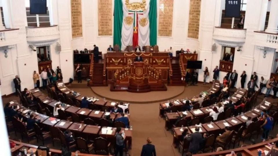 Esta iniciativa presentó una reforma a los artículos 55, 91 y 116 de la Constitución Política de los Estados Unidos Mexicanos