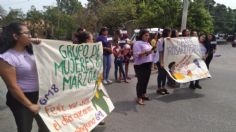 Colectivo de feministas realizan bloqueo carretero en Oaxaca