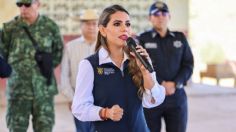 Evelyn Salgado se reúne con habitantes de El Durazno en La Sierra de Tierra Caliente