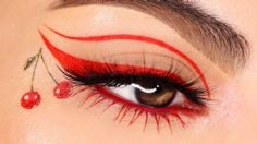 3 tips para unirte a la tendencia del delineado de ojos rojo sin morir en el intento