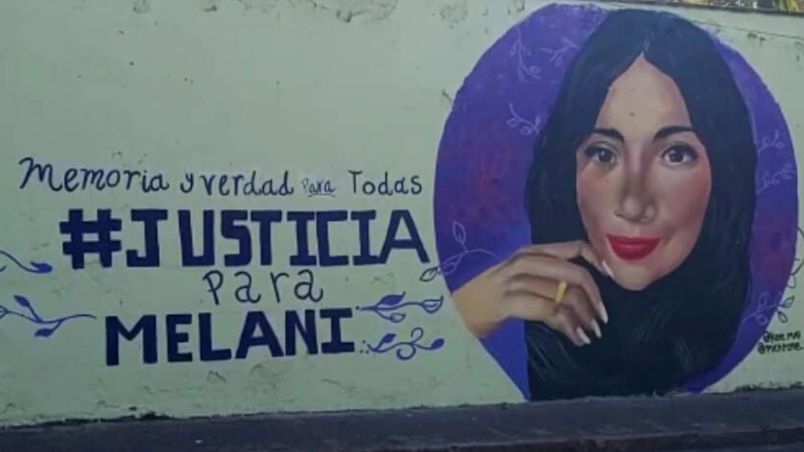 Melani fue asesinada afuera de su casa.