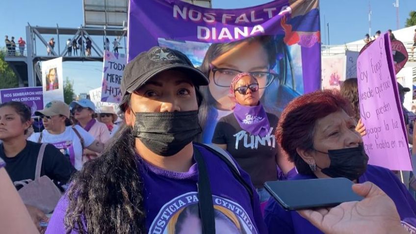 Familiares de Cynthia Nataly protestan en la marcha por el 8M en búsqueda de verdad y justicia