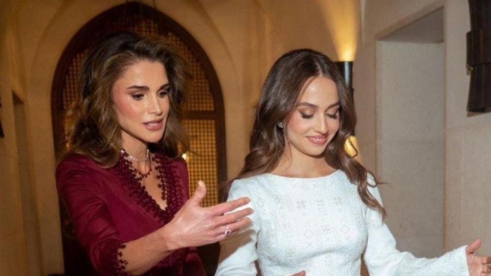 Rania de Jordania compartió las fotos del primer festejo con motivo de la boda de la princesa.