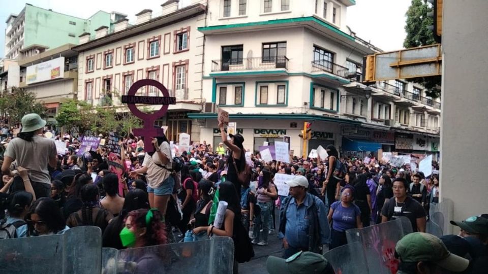 Colectivas feministas realizaron marchas y protestas en al menos seis municipios de Veracruz