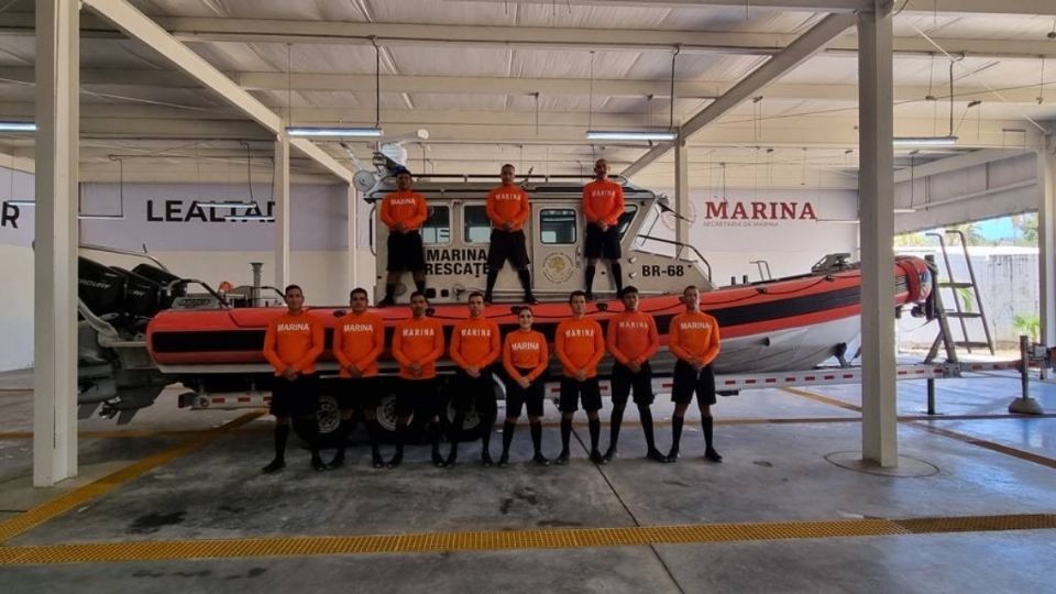 La comandante de Marina tiene 10 hombres a su cargo para hacer rescates.