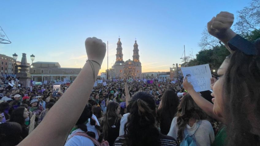 Tras protesta del 8M, se enfrentan visiones de diferentes generaciones