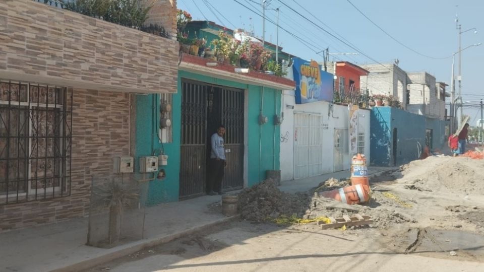 La víctima fue encontrada sin vida en el interior de su domicilio y los indicios apuntan a un posible feminicidio