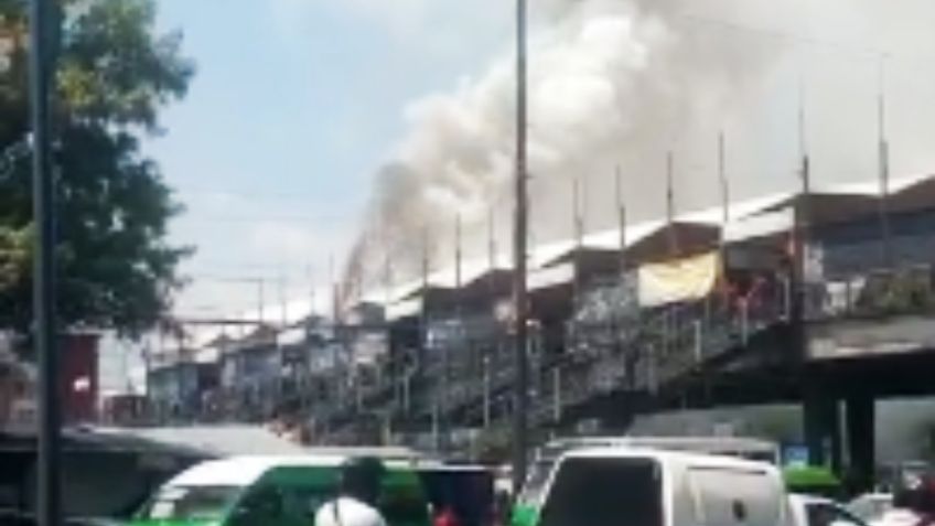 Reportan fuerte incendio en Tlalpan, sobre el puente rumbo al Estadio Azteca