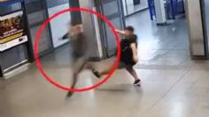 VIDEO | Pasajeros hacen justicia: ladrón intenta robarle el celular a mujer y termina brutalmente golpeado