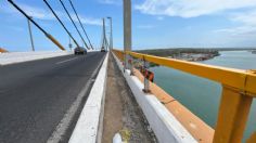 Tamaulipas: severos daños en el barandal del puente Tampico arriesga la seguridad de conductores y peatones