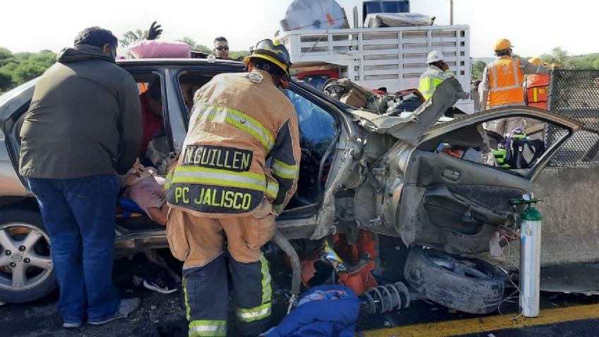 Cuatro personas muertas y dos lesionados dejó accidente en Jalostotitlán