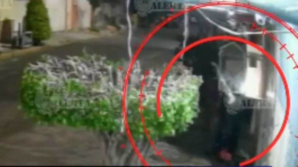 El momento fue registrado a través de las cámaras de seguridad. FOTO: Captura de video