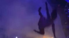 VIDEO | Horror en Coachella: bailarina cayó desde lo alto del escenario