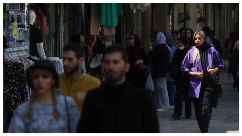 Irán clausura 150 negocios porque empleadas no portaban el "hiyab" de uso obligatorio