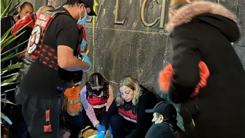 Hombre cae de espaldas desde 7 metros en una estructura del Monumento a la Revolución