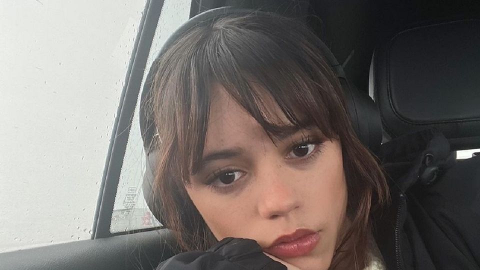 Jenna Ortega posando. Fuente: Instagram