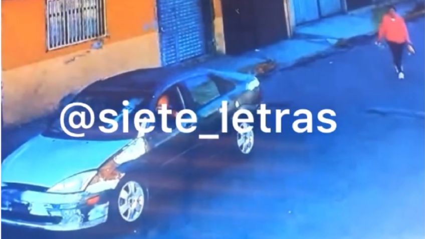 VIDEO | Terror en Ecatepec: hombres "acechan" a mujer para intentar secuestrarla