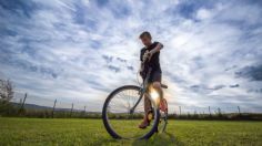 Un niño de 11 años pedalea su bici 130 km hasta la casa de su abuela tras discutir con su madre