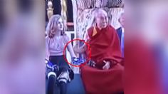 VIDEO: el Dalai Lama vuelve a causar indignación por tocar inapropiadamente a una niña